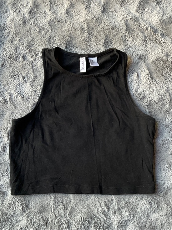 H&M Tops - H&M Black Cropped Tank Top